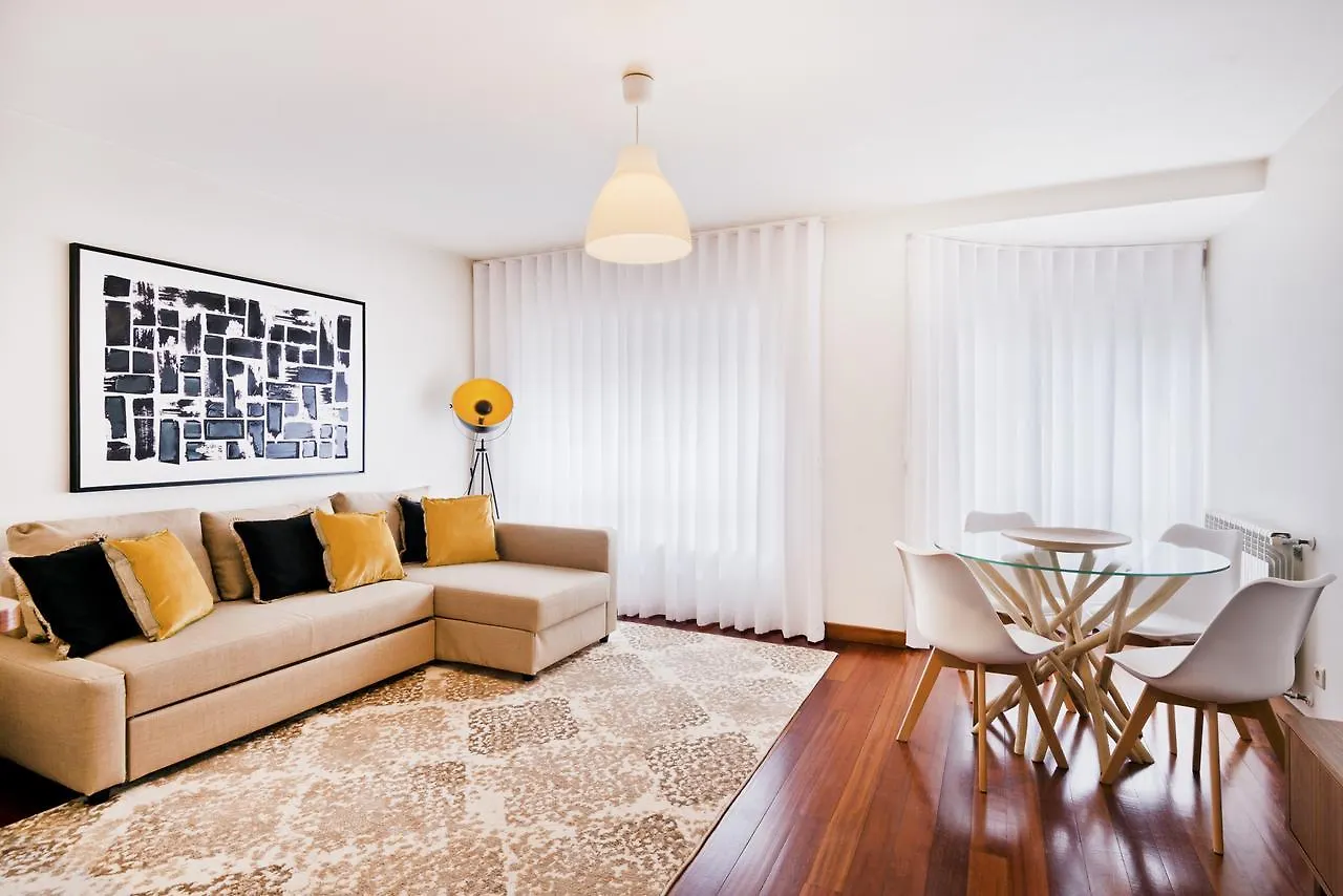 Bmyguest - Central Garage Apartment location