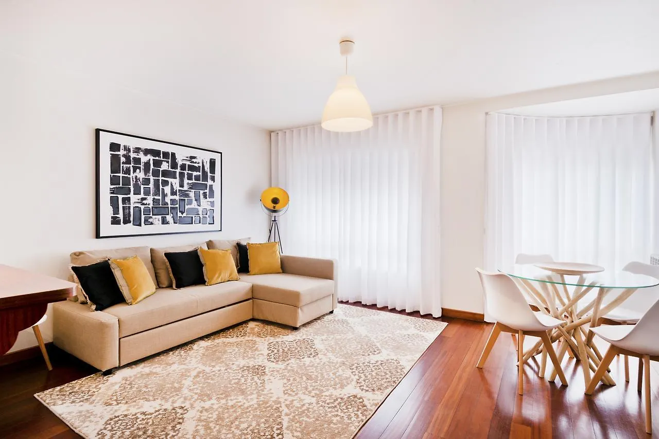 Bmyguest - Central Garage Apartment Lisbon Portugal