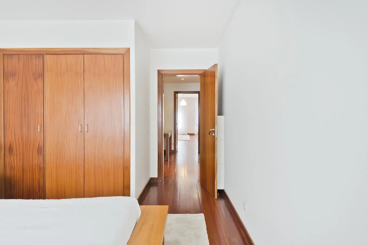 Bmyguest - Central Garage Apartment Lisboa 0*,  Portugal